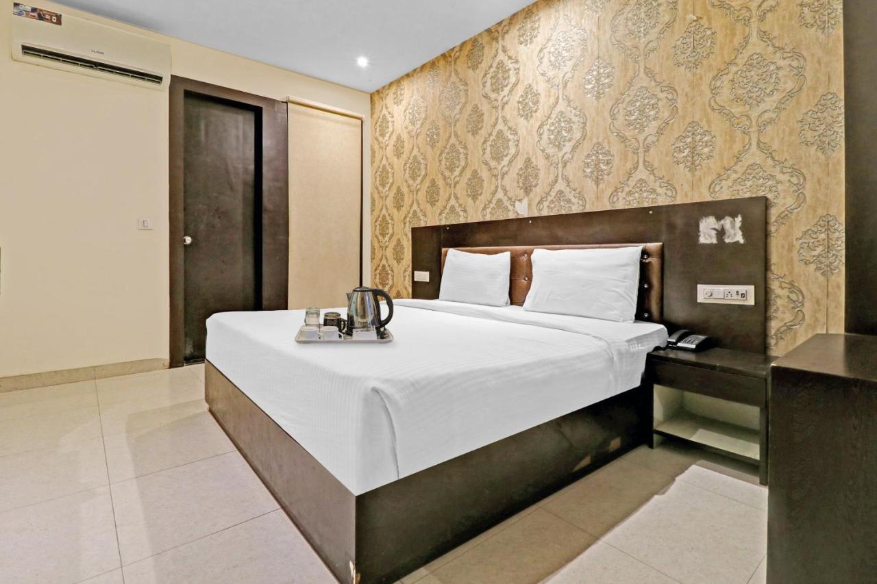 Oyo 23368 Boutique Hotel Paragon Нью-Делі Екстер'єр фото