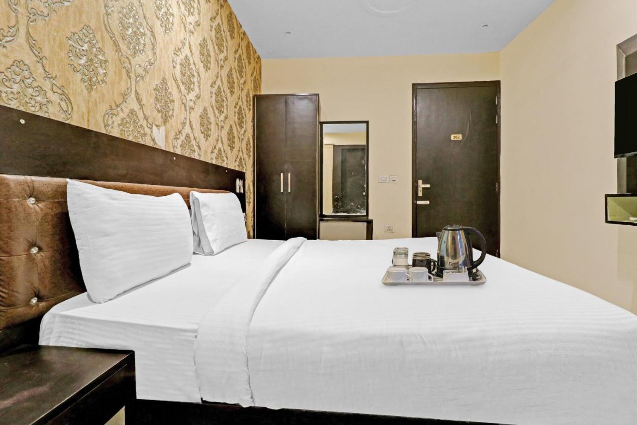 Oyo 23368 Boutique Hotel Paragon Нью-Делі Екстер'єр фото