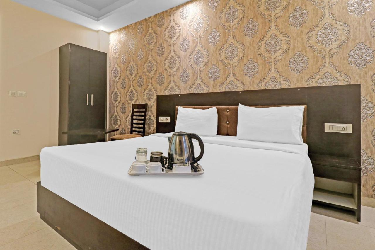 Oyo 23368 Boutique Hotel Paragon Нью-Делі Екстер'єр фото